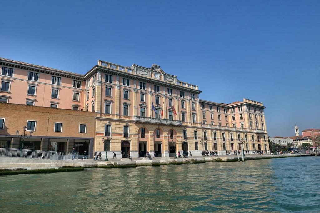 Residenza Ruga Giuffa Castello  Luaran gambar