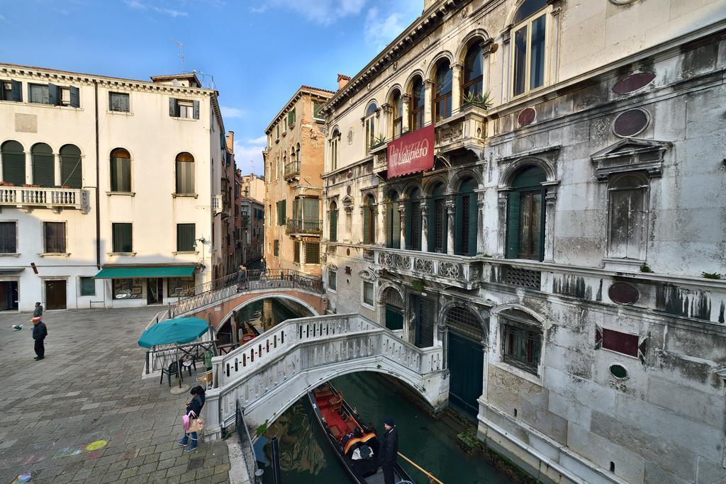 Residenza Ruga Giuffa Castello  Luaran gambar