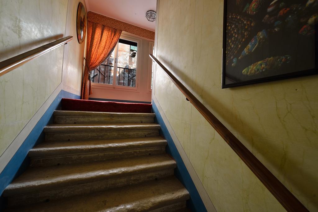 Residenza Ruga Giuffa Castello  Luaran gambar